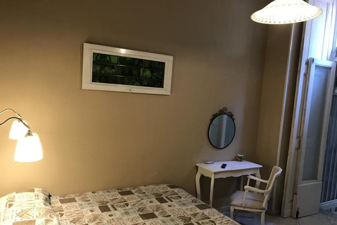 Hotel Short
